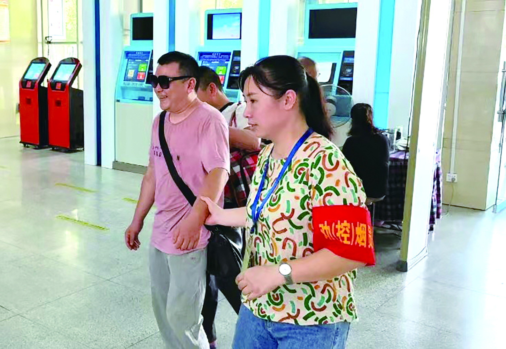 立足平凡崗位 彰顯黨員風(fēng)采 ——記集團(tuán)公司優(yōu)秀共產(chǎn)黨員、邵陽(yáng)汽車(chē)北站副站長(zhǎng)謝偉 田華柱 姚志剛